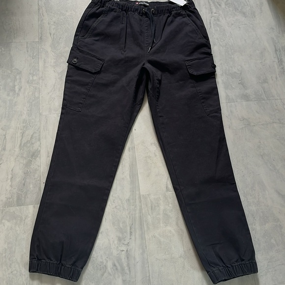 Airwalk  Cargo pants  cargo joggers  black Elastic waist& hem Plenty pockets NWT - Picture 1 of 12